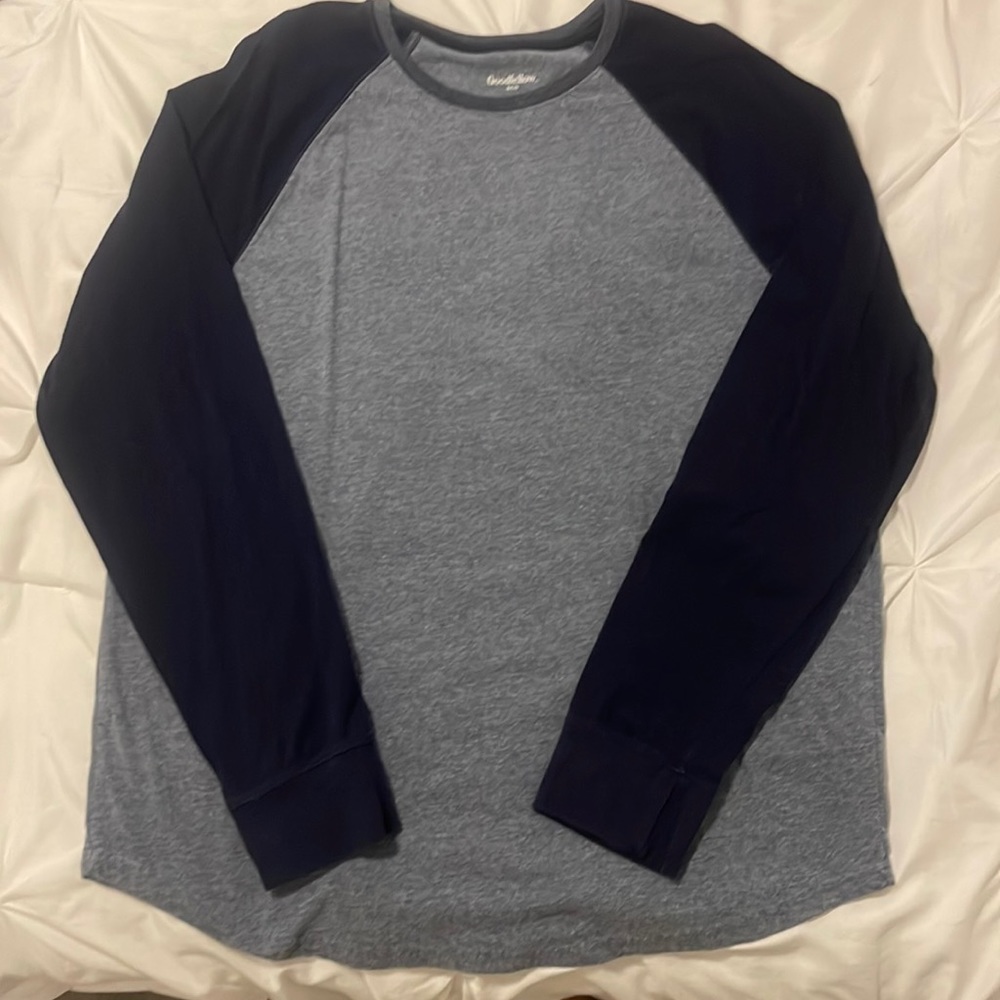 Set of 2 Shirts size adult Large